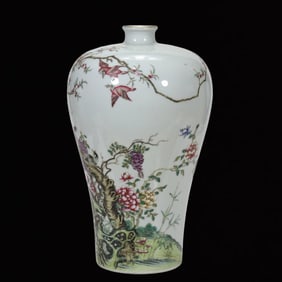 An Exquisite Enamel Flower and Bird Pattern Painted Gold Vase,With Poem