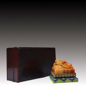 An Exquisite Tianhuang Stone Dragon Pattern Seal