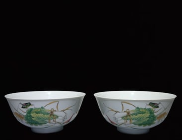 A Pair of Exquisite Enamel Cabbage and Insect Pattern Bowls,With Poem