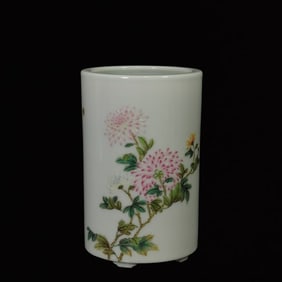 An Exquisite Famille-Rose Flower Pattern Brush Pot,With an Imperial Poem by Emperor Qianlong