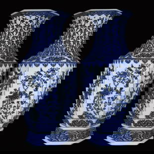 A Pair of Huge Blue and White Flower and Bird Pattern Vases: A Pair of Huge Blue and White Flower and Bird Pattern Vases,Qing Dynasty, China,Qianlong Six-character Mark,Size:50cmx23.5cm &#19968;&#23545;&#38738;&#33457;&#33457;&#40479;&#32441;&#29942;,&#20013;&#