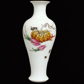 An Exquisite Famille-Rose Fruit and Insect Pattern Painted Gold Vase