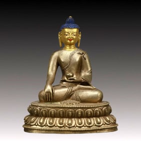 A Solemn Gilt Bronze Statue of Sakyamuni