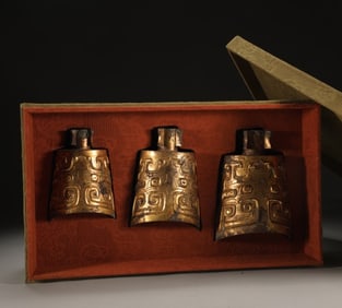 A Set of Fine Gilt Bronze Beast-Face Pattern Chimes