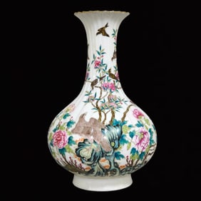 A Rare Famille-Rose Painted Gold Flower and Bird Pattern Vase