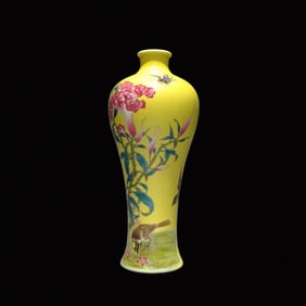 An Exquisite Enamel Yellow Ground Flower and Bird Pattern Vase ,With Poem