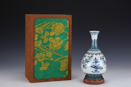 An Exquisite Blue and White Doucai Flower and Fruit Pattern Vase