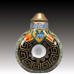 An Exquisite Famille-Rose Flower Pattern Snuff Bottle
