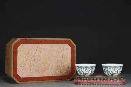 A Pair of Exquisite Doucai Squirrel and Grapes Pattern Cups