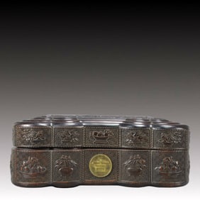 An Exquisite Zitanwood Dragon and Phoenix Pattern Cover Box