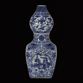 An Exquisite Blue and White Character and Story Pattern Vase