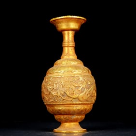 An exquisite gilt bronze vase with dragon pattern