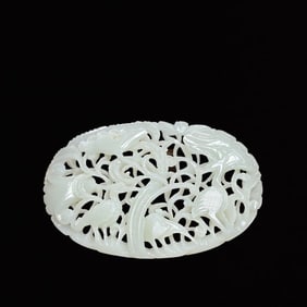 An Exquisite White Jade Crane Pattern Pendant