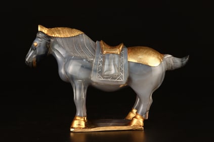 An Exquisite Agate inlaid with gold Flower Pattern Horse Ornament