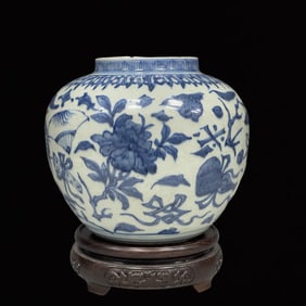 An Exquisite Blue and White Eight Treasures Pattern Jar