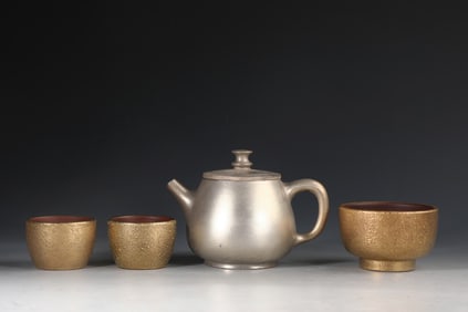 A Set of Fine Purple Sands Silver Teapot