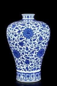 A Rare Blue and White Lotus Pattern Vase
