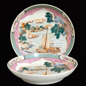A Pair of Exquisite Famille-Rose Landscape and Figure Pattern Plates