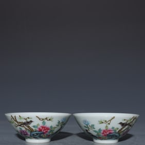 A Pair of Exquisite Famille-Rose Flower and Bird Pattern Cups,with poem