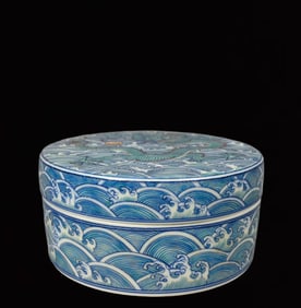 An Exquisite Doucai Seawater and Dragon Pattern Cover Box