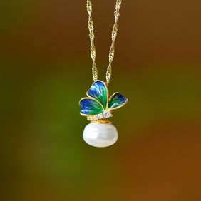 An Exquisite Sterling Silver-Gold Plated Inlaid Pearl Enamel Pendant,Inlaid Diamond