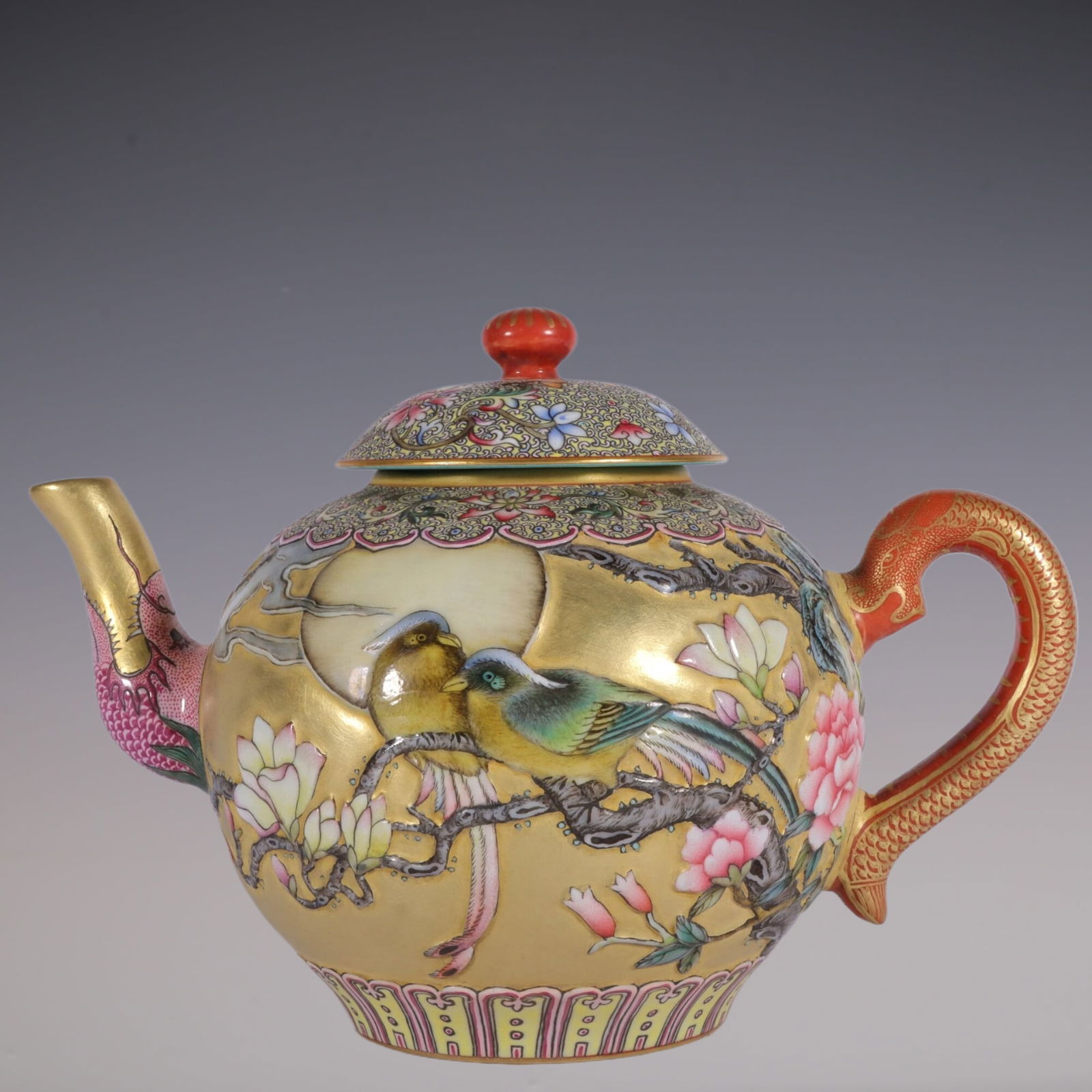 An Exquisite Enamel Flower and Bird Pattern Teapot