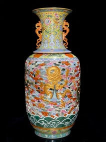 A Exquisite Famille-Rose Outline in gold Lotus Pattern Dragon Pattern Seawater Pattern Double-Ears