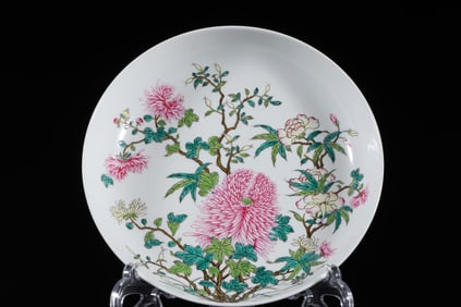 A Pair of Exquisite Famille-Rose Flower Pattern Plate