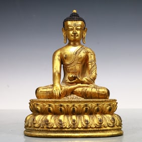 A Exquisite Gilt Bronze Statue of Sakyamuni