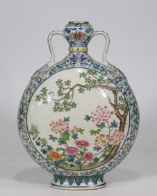 An Exquisite Doucai Lotus Pattern Flower Pattern with poem Double-Ears Vase