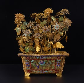A Exquisite Gilt Bronze Inlaid Gems Flower Pattern Ornament