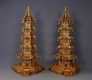 A Exquisite A pair of Gilt Bronze Inlaid Gems Pagoda