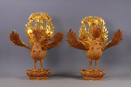 A Exquisite A pair of Gilt Bronze Inlaid Gems Bird Ornament