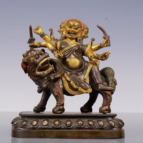 An Exquisite Gilt Bronze Statue of Vajra