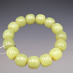 An Exquisite Yellow Jade Bracelets