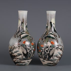 A Exquisite A pair of Famille-Rose Flower Pattern Crane Pattern with poem Vase