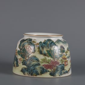A Exquisite Famille-Rose Landscape Pattern Brush Washer