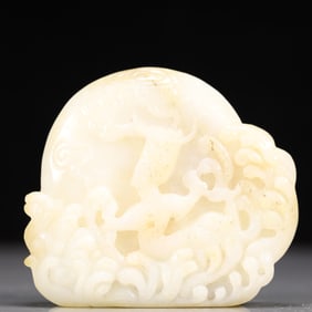 An Exquisite White Jade Dragon Pattern Ornament