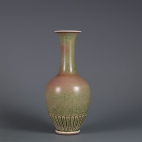 A Exquisite PeachBloom-Glazed Vase