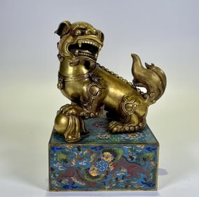 A Exquisite Cloisonne Lion Seal