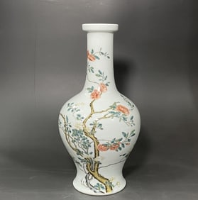 An Exquisite Famille-Rose Flower and Butterfly Pattern Vase