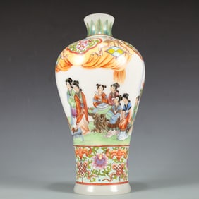 A Exquisite Colored glaze Famille-Rose Lotus Pattern Character and Story Pattern Vase