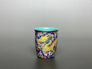 A Exquisite Famille-Rose Outline in gold Dragon Pattern Cup
