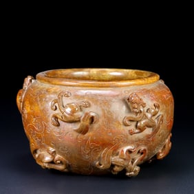 An Exquisite Archaic Jade Chi-Dragon Pattern Jar