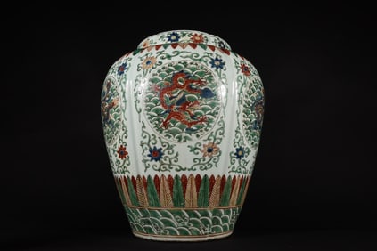 An Exquisite Red and Green Glazed Seawater Pattern Lotus Pattern Dragon Pattern Jar