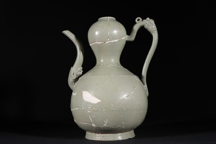 An Exquisite Yue yao Flower Pattern Ewer