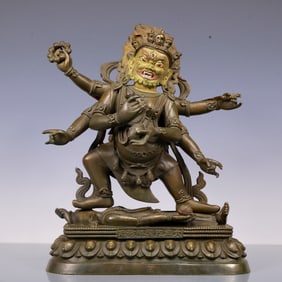 An Exquisite Coppery Statue of Vajra