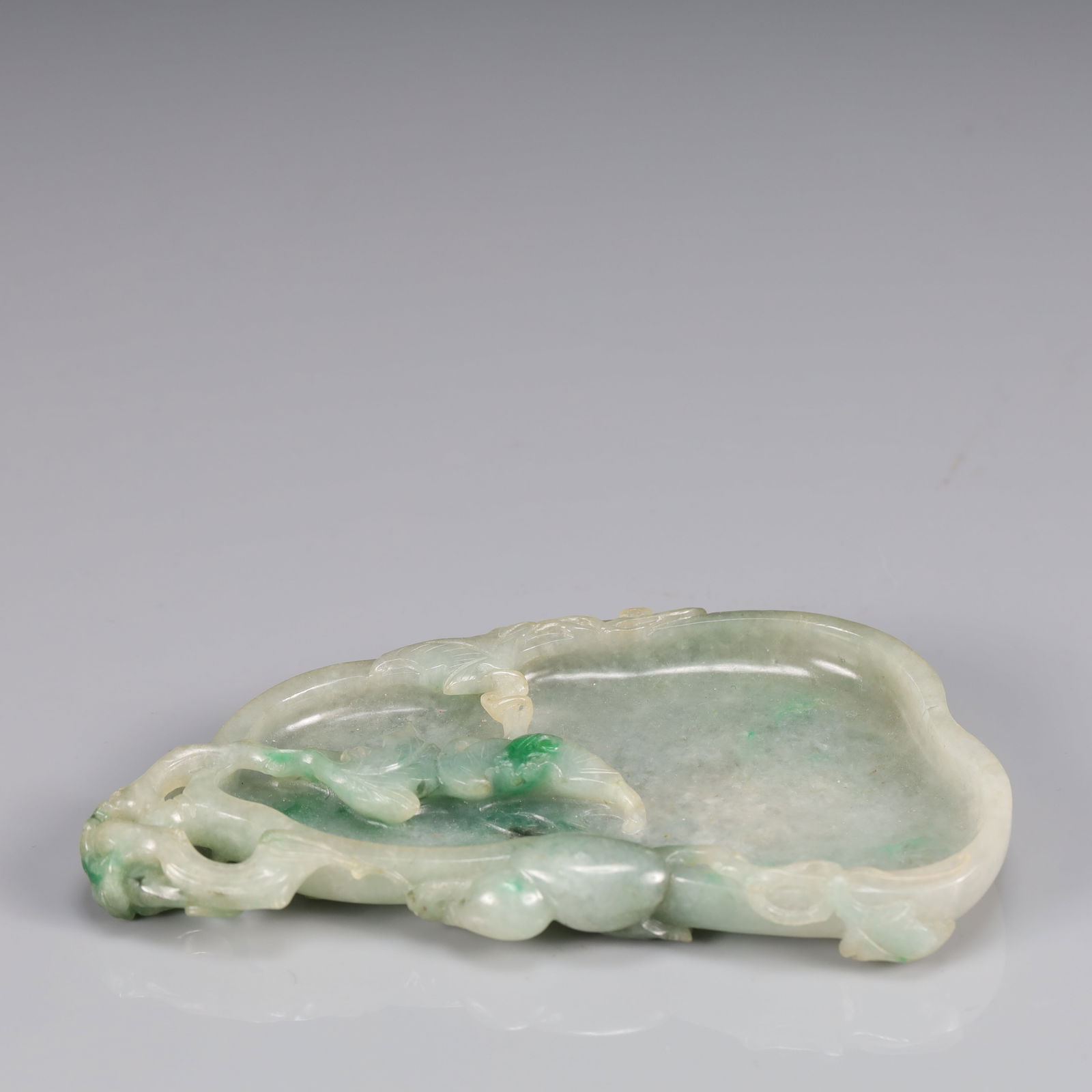 An Exquisite Jadeite Bats and Peach Pattern Brush Washer (1 of 7)