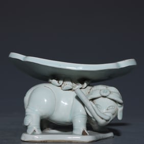 An Exquisite Hutian yao Elephant Ornament