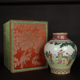An Exquisite Famille-Rose Ruby Red-Glazed Character and Story Pattern Lotus Pattern Jar